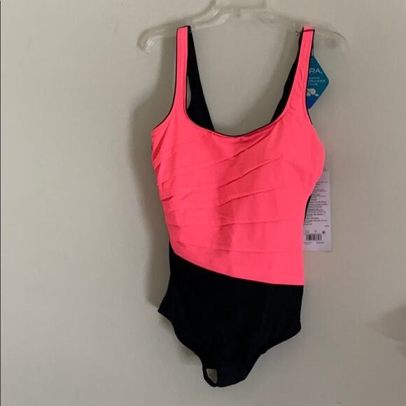 Chlorine Resistant Women’s Pink & Black Scoop Neck 1 Piece - Picture 3 of 12